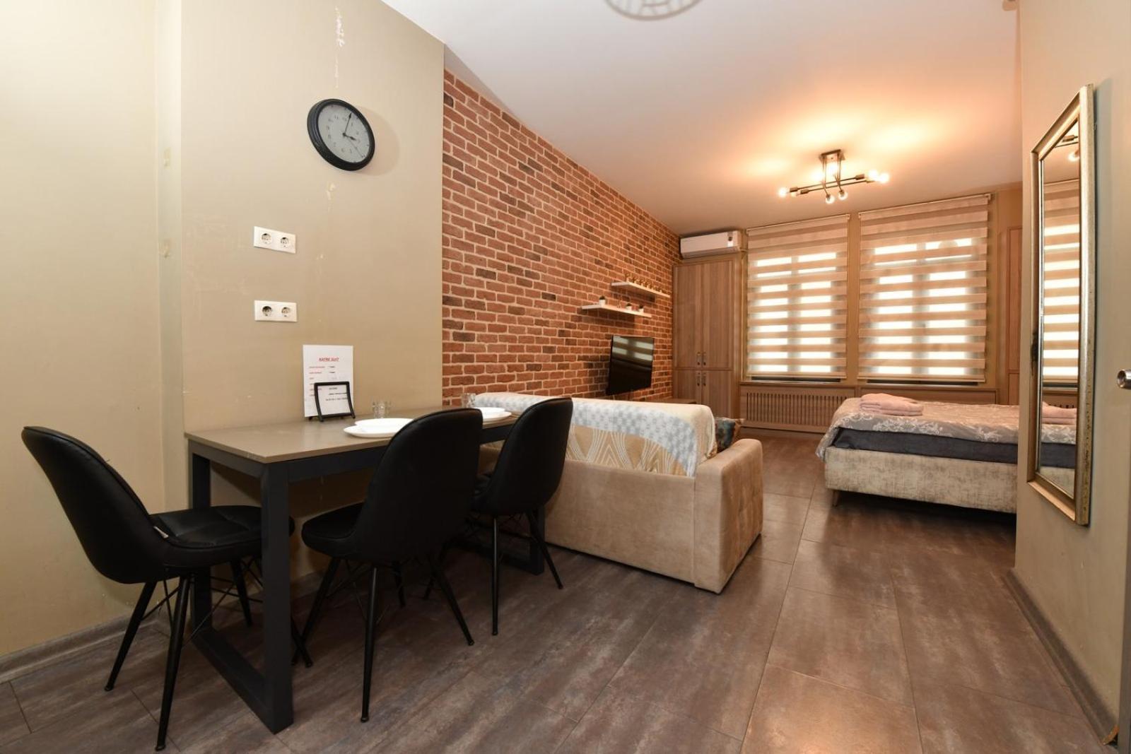 94 3 Apartment *