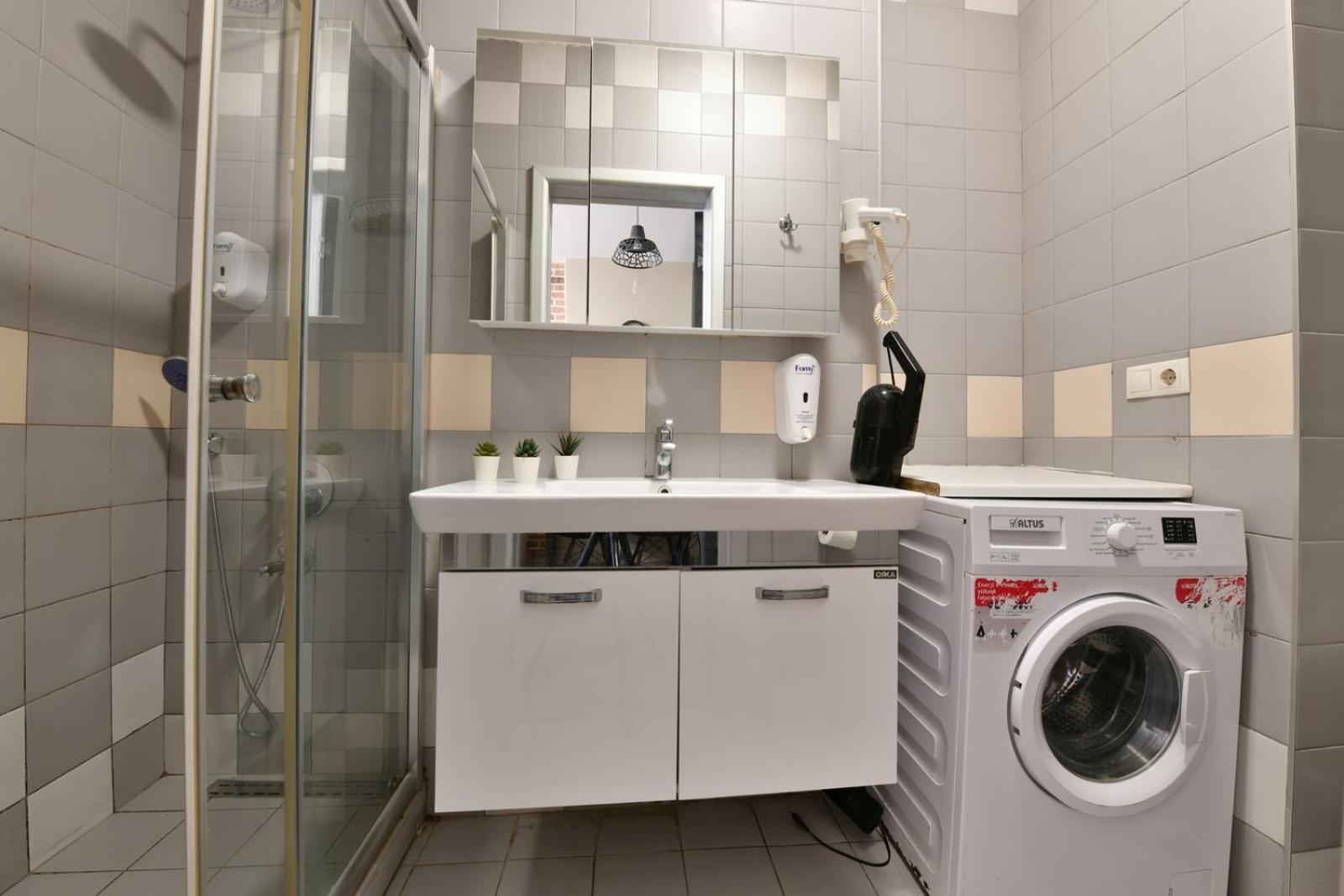 94 3 Apartment *